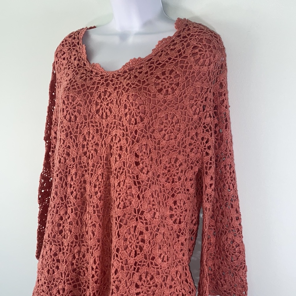 🔥NWT boho peach crochet long sleeve top
